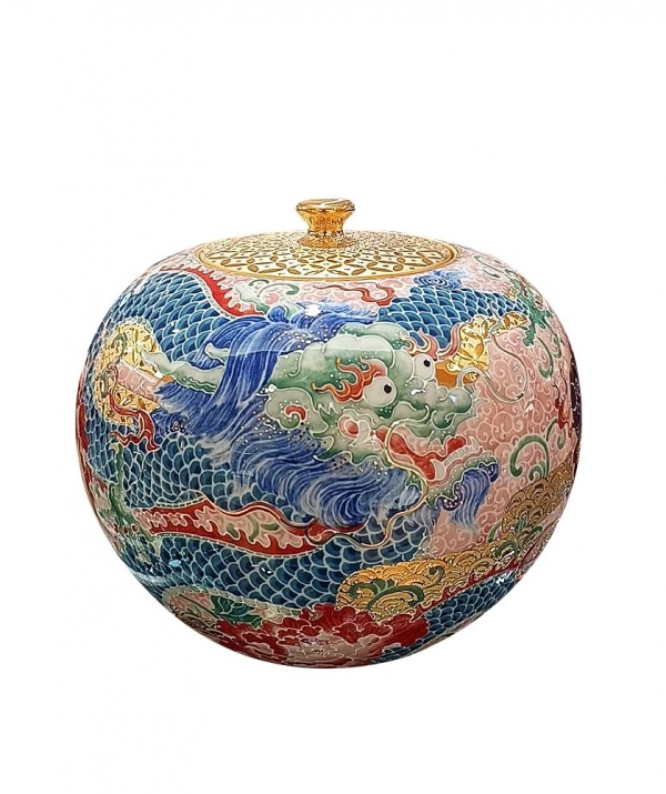 台湾官窯瑞獸双耳壺 清乾隆釉裡紅蓮花錦紋如意耳抱月瓶A Chinese copper-red